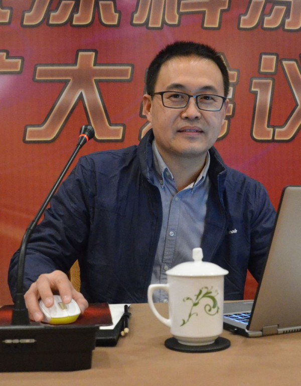 藝術(shù)涂料涂裝分會(huì)秘書長(zhǎng)梁海生